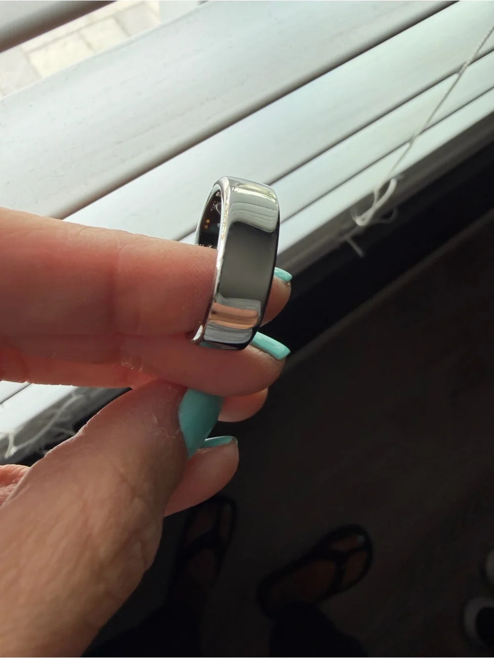 Ringconn Silver Smart Ring with Assorted Color Bands and Charger. Size 8